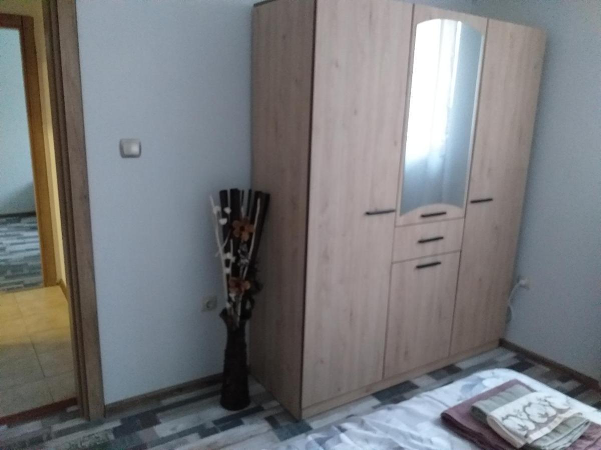 Apartment термите